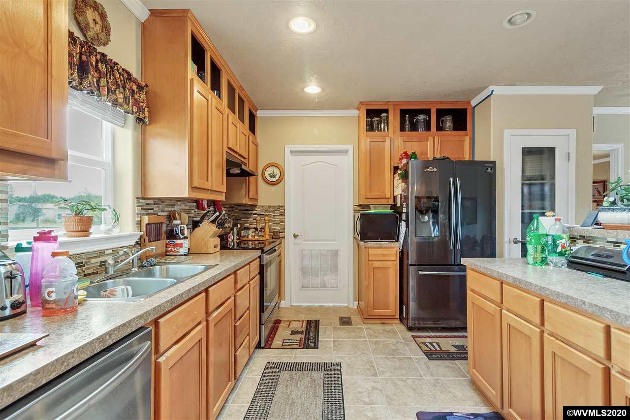 9613 Wells Landing Road Independence, OR 97351 - Photo 10 of 22 Gallery Image 10