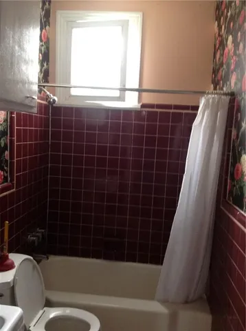 $1,300 | 827 St Peter, Unit 827, New Orleans, LA 70116