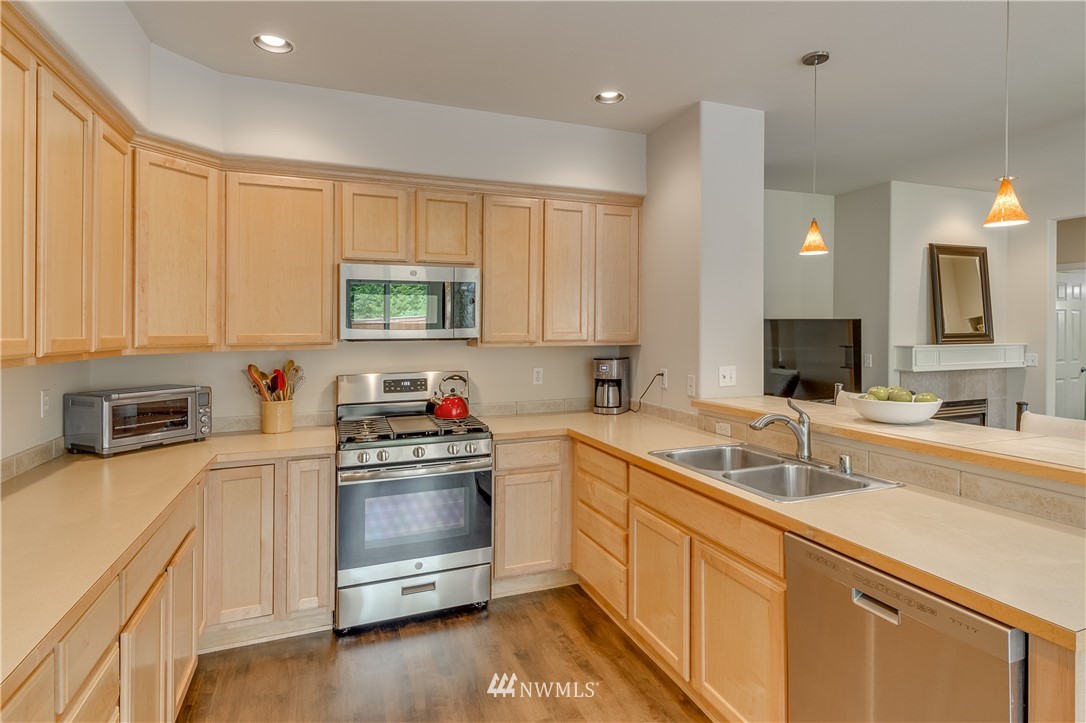 201 202nd Street Southeast Bothell, WA 98012 - Photo 10 of 24
