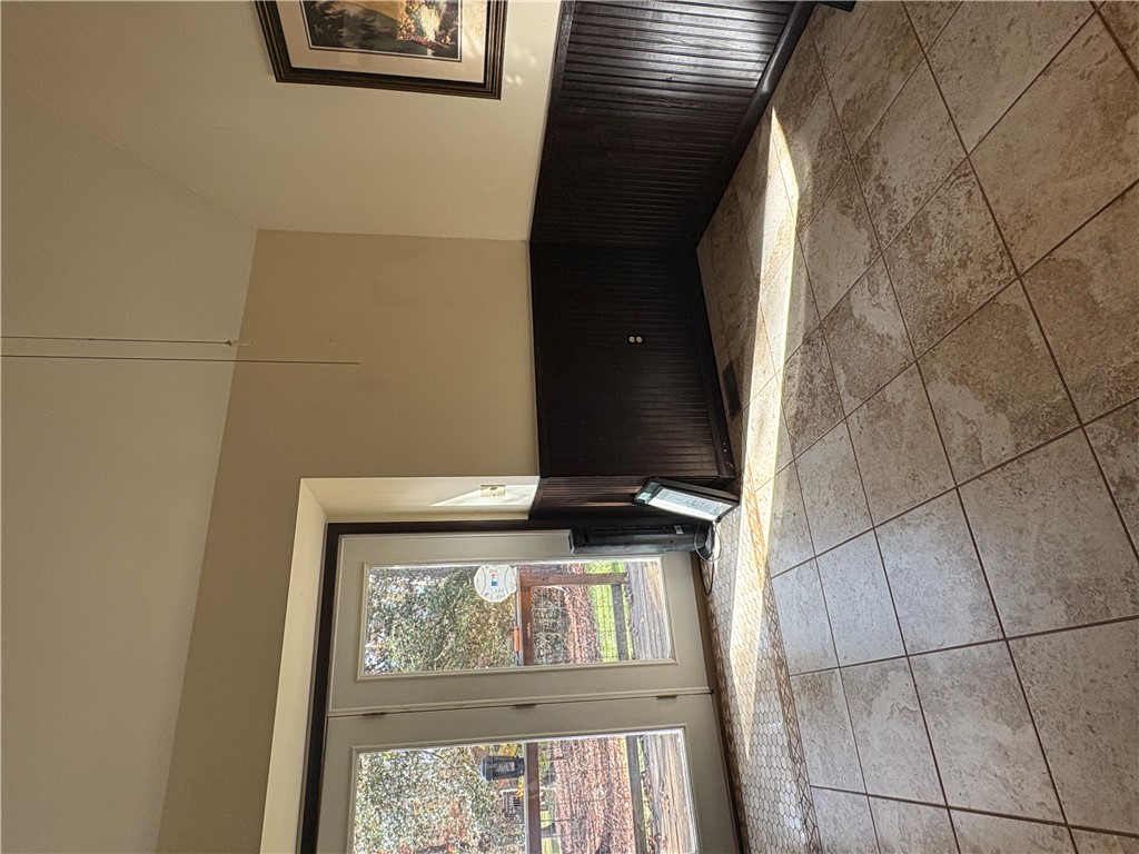 1298 Carradine Road Seneca, SC 29678 - Photo 11 of 47 Breakfast nook