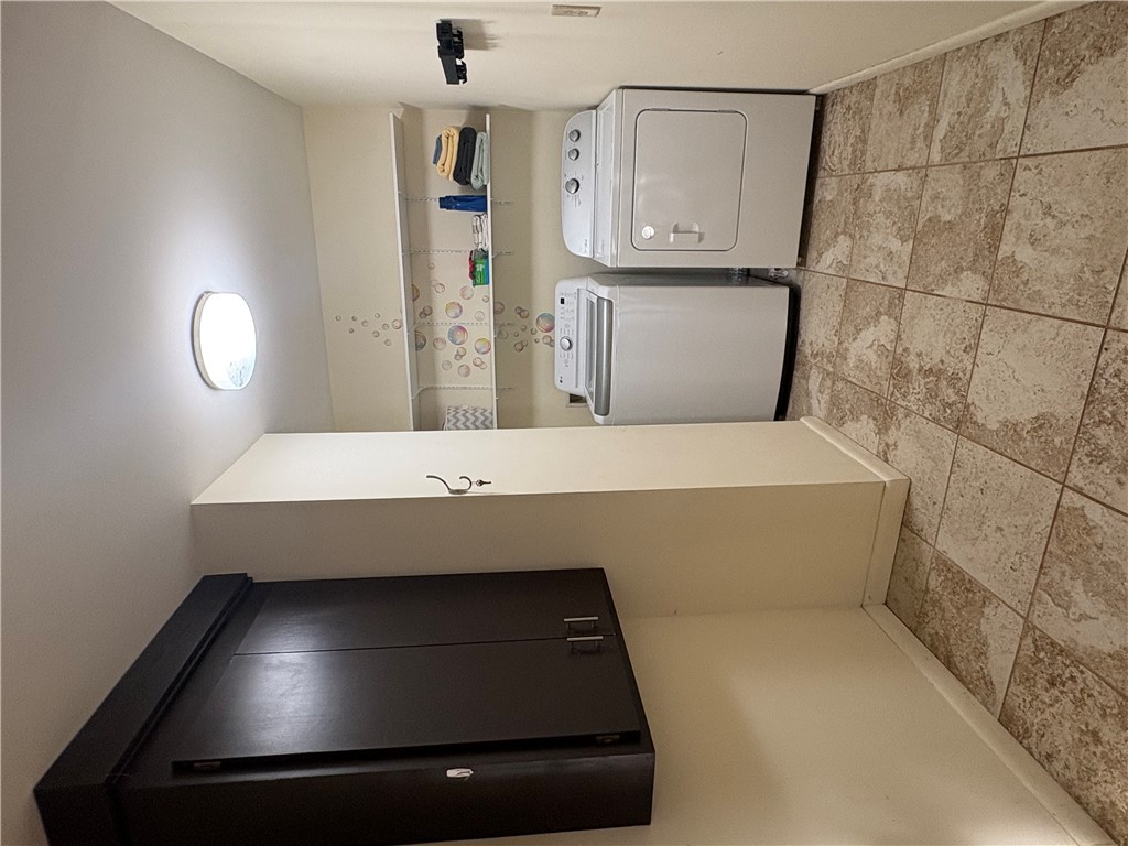 1298 Carradine Road Seneca, SC 29678 - Photo 12 of 47 Laundry room