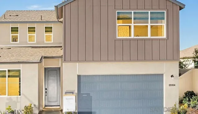 a view of entrance to house