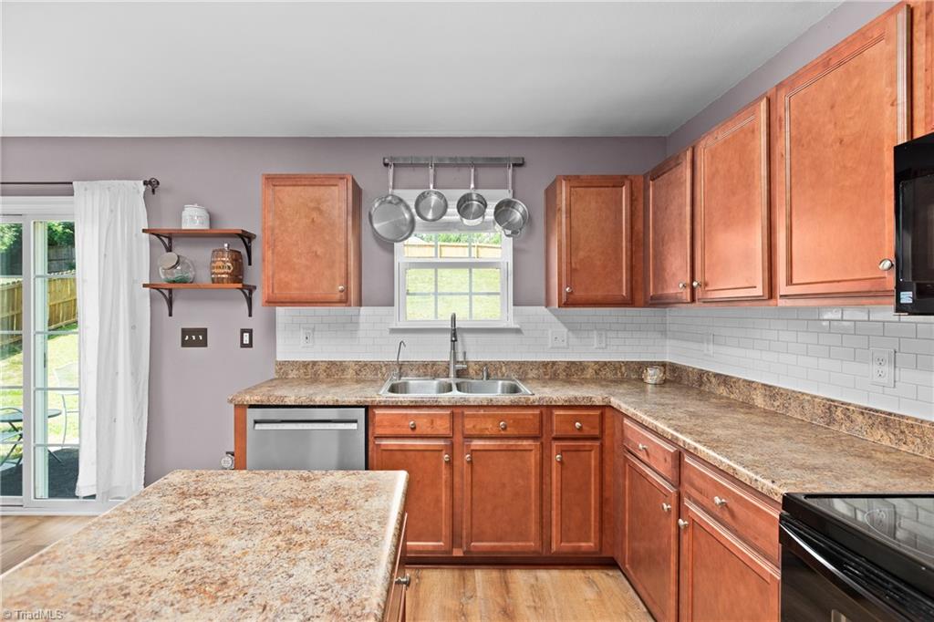 1671 Carthage Lane High Point, NC 27260 - Photo 7 of 17