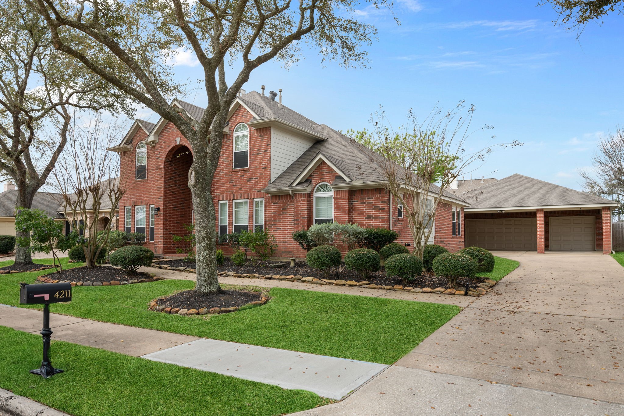 4211 Copper Creek Baytown, TX 77521 - Photo 3 of 31