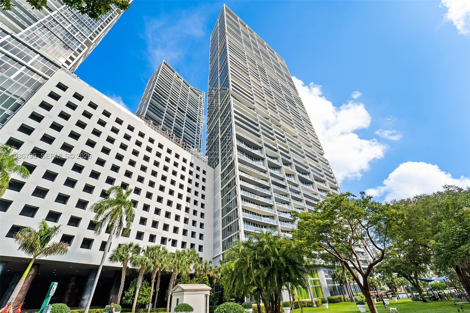 495 Brickell Avenue, Unit 2904 Miami, FL 33131 - Photo 28 of 29 a view of a building