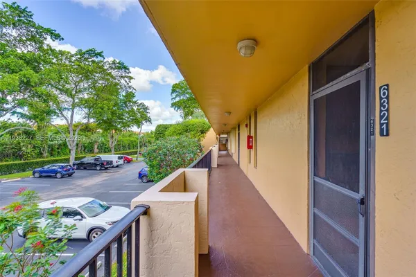 $169,000 | 6321 Coral Lake Drive, Unit 209, Margate, FL 33063