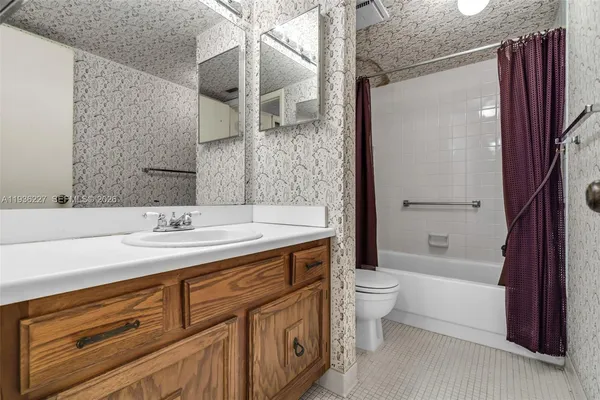 $169,000 | 6321 Coral Lake Drive, Unit 209, Margate, FL 33063