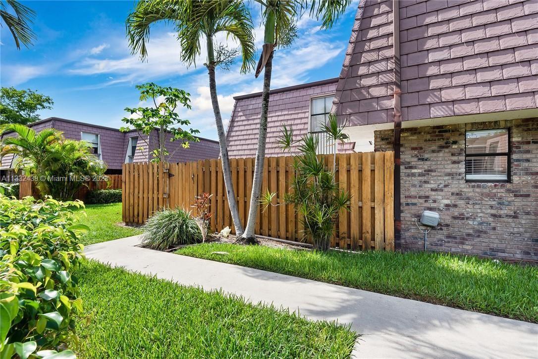 7657 Courtyard Run West, Unit 7657 Boca Raton, FL 33433 - Photo 1 of 36