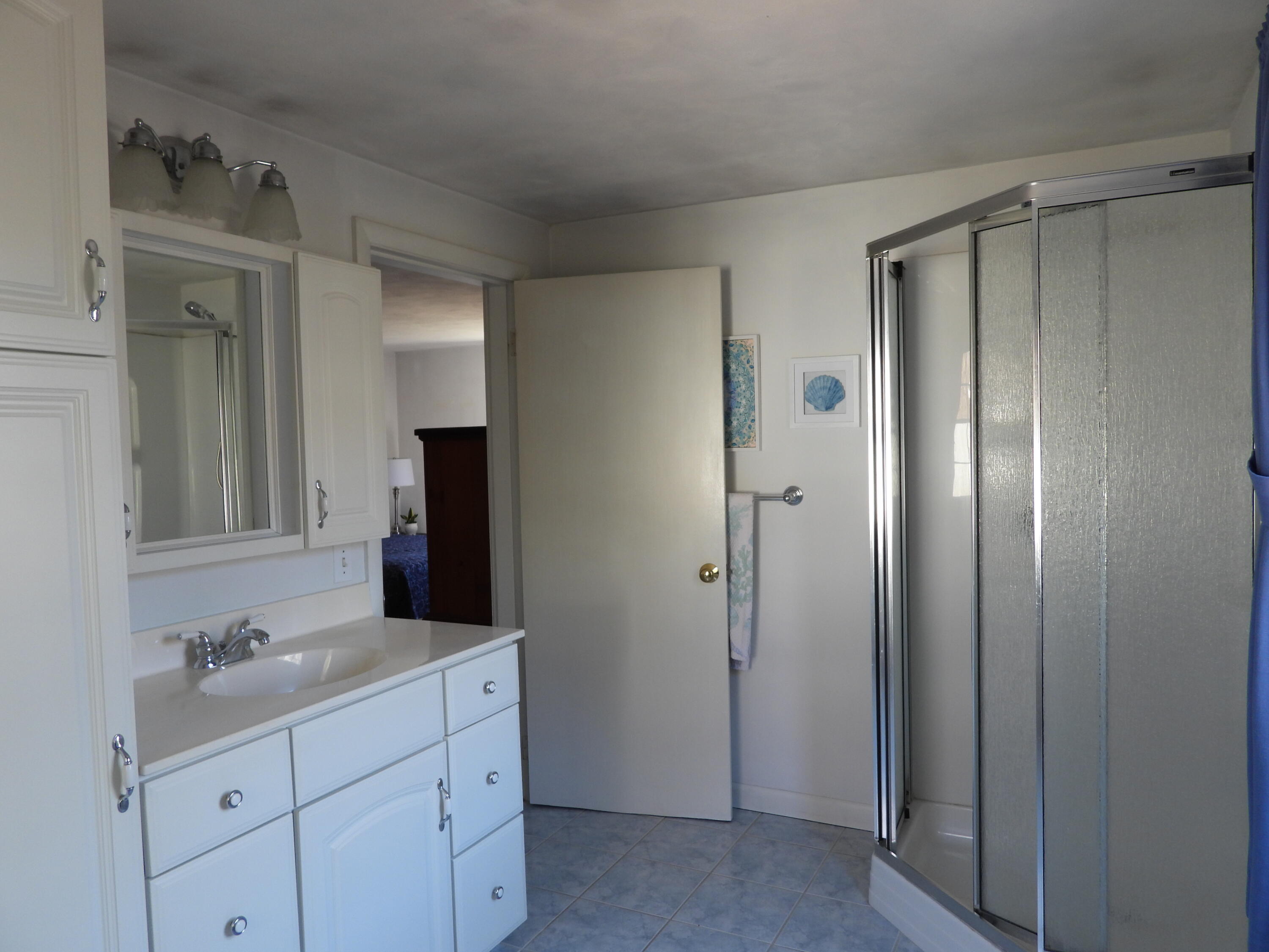 40 Alma Road Falmouth, MA 02540 - Photo 8 of 25 Private Bath