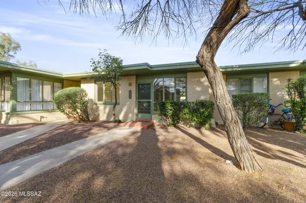 $975 | 2921 East 17th Street, Tucson, AZ 85716