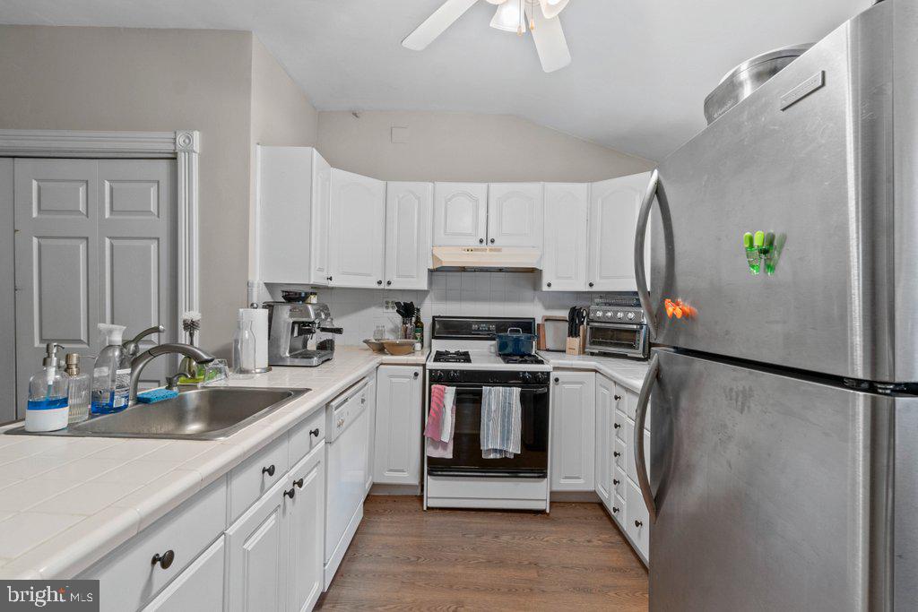 5001 Roland Avenue Baltimore, MD 21210 - Photo 9 of 36