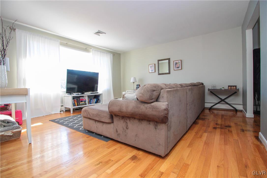 2711 Belaire Road Bethlehem, PA 18017 - Photo 4 of 22 Gallery Image 4