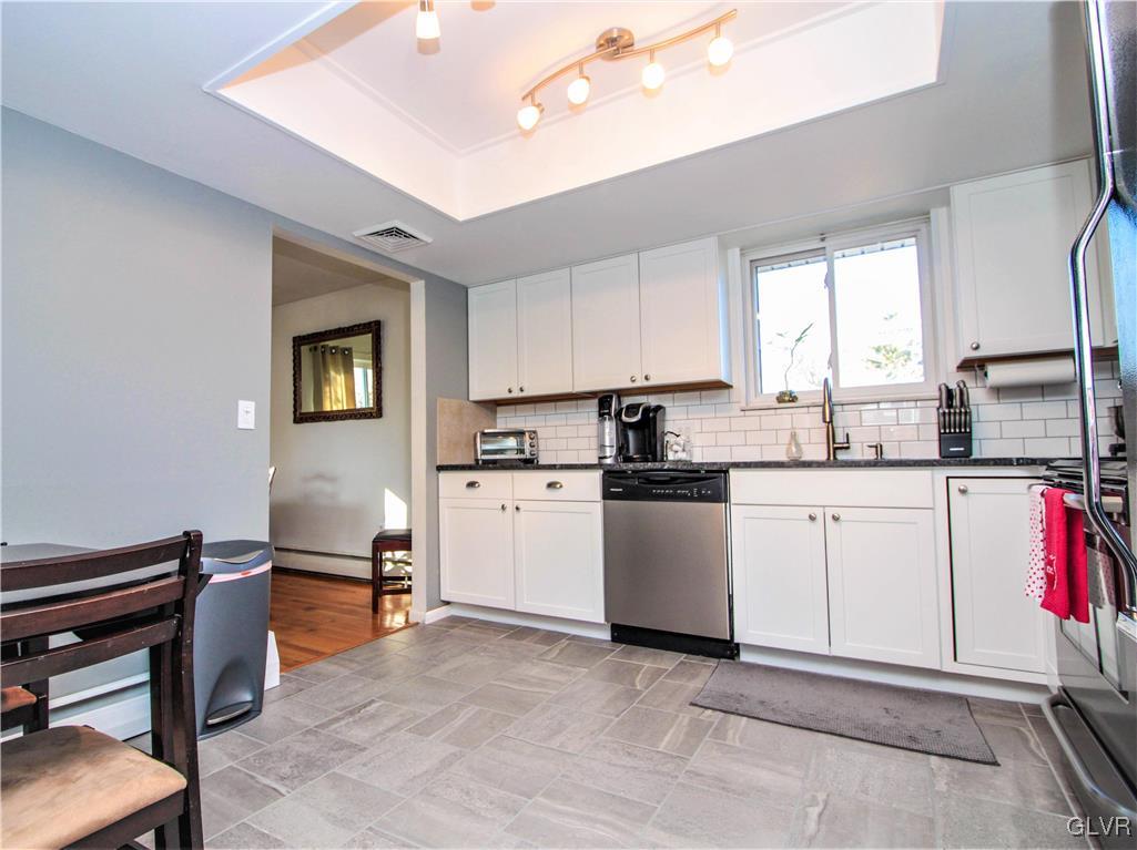 2711 Belaire Road Bethlehem, PA 18017 - Photo 10 of 22 Gallery Image 10