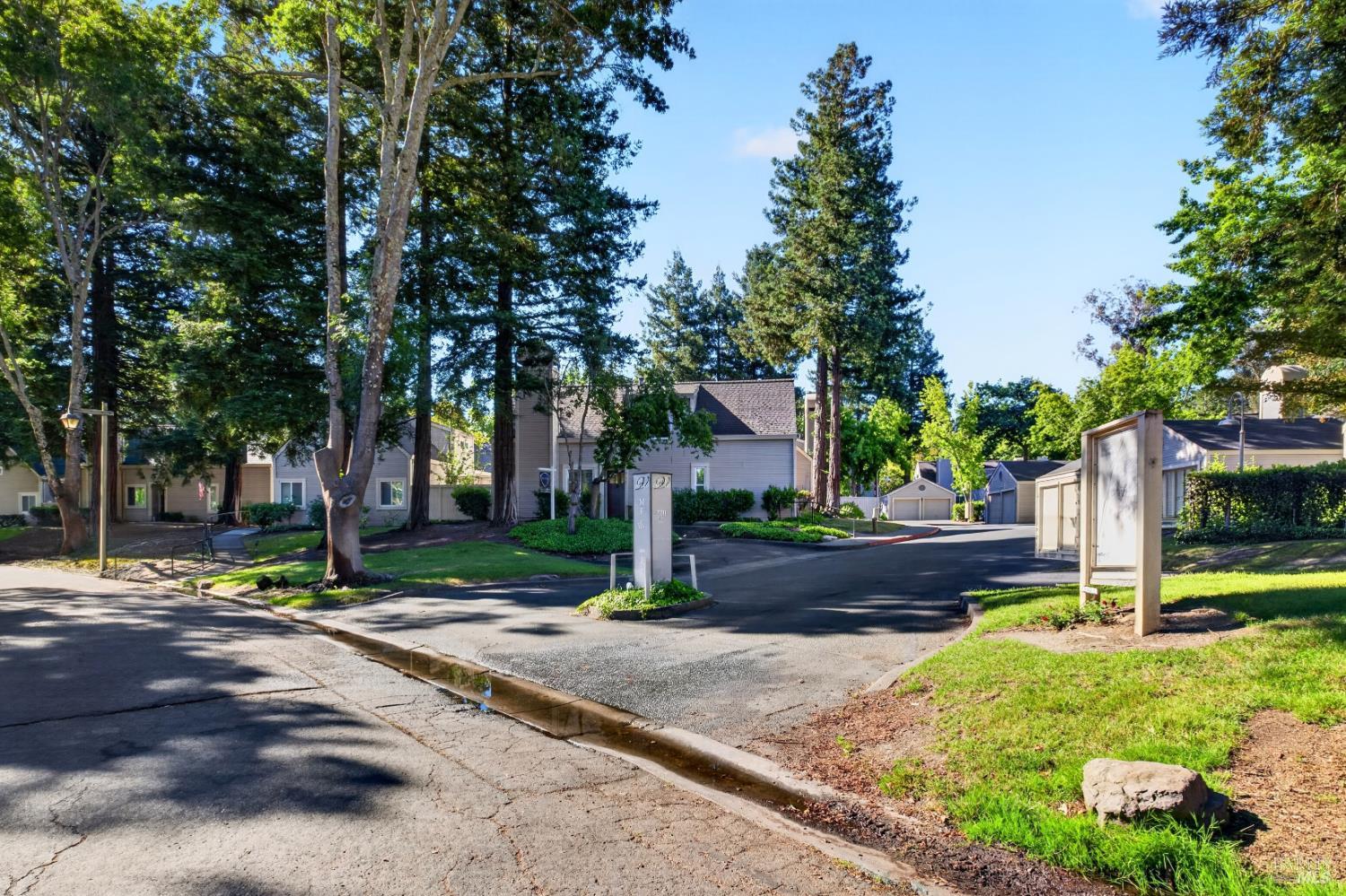 2757 Lakeview Drive Santa Rosa, CA 95405 - Photo 48 of 54