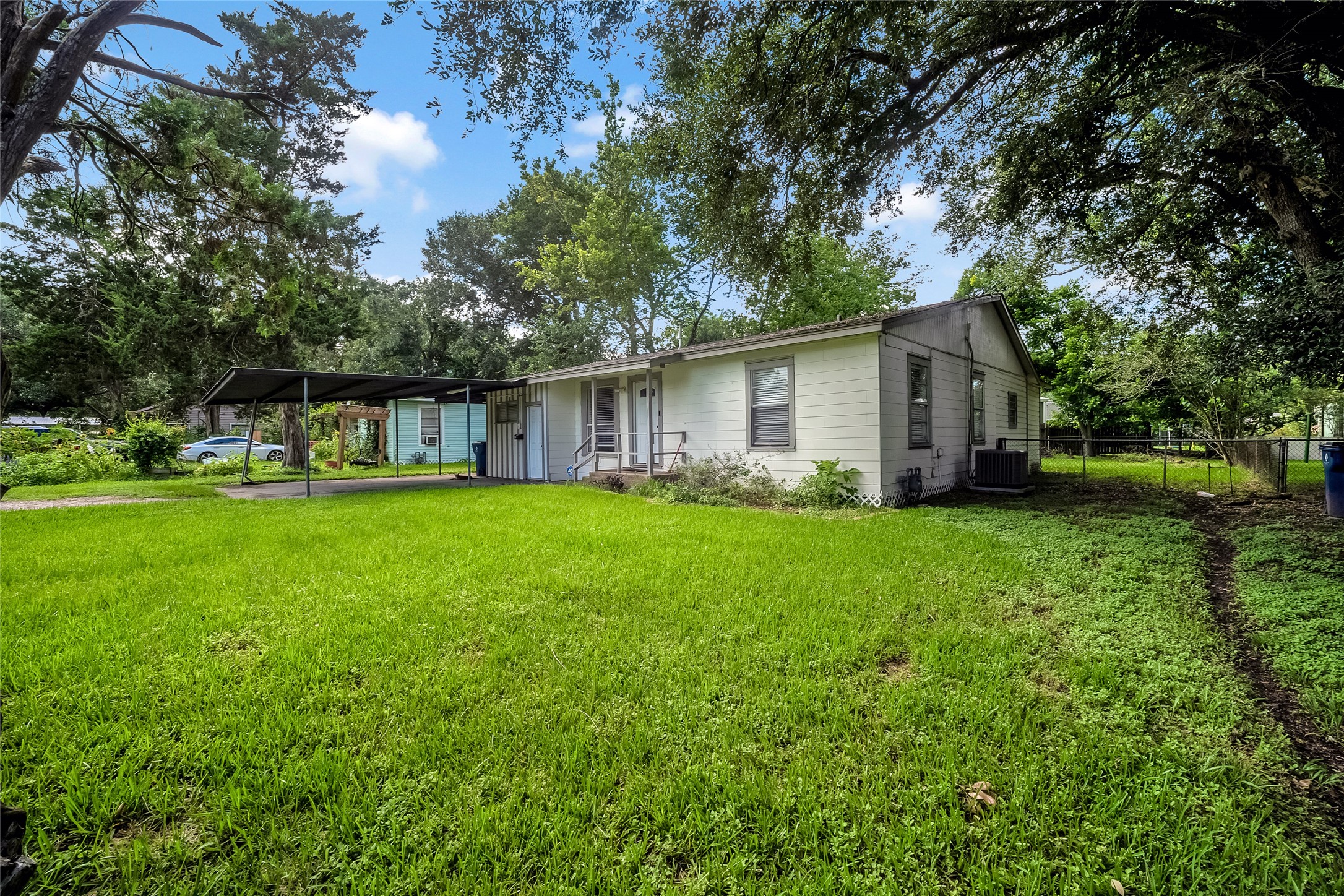 705 Akers Street Angleton, TX 77515 - Photo 2 of 15