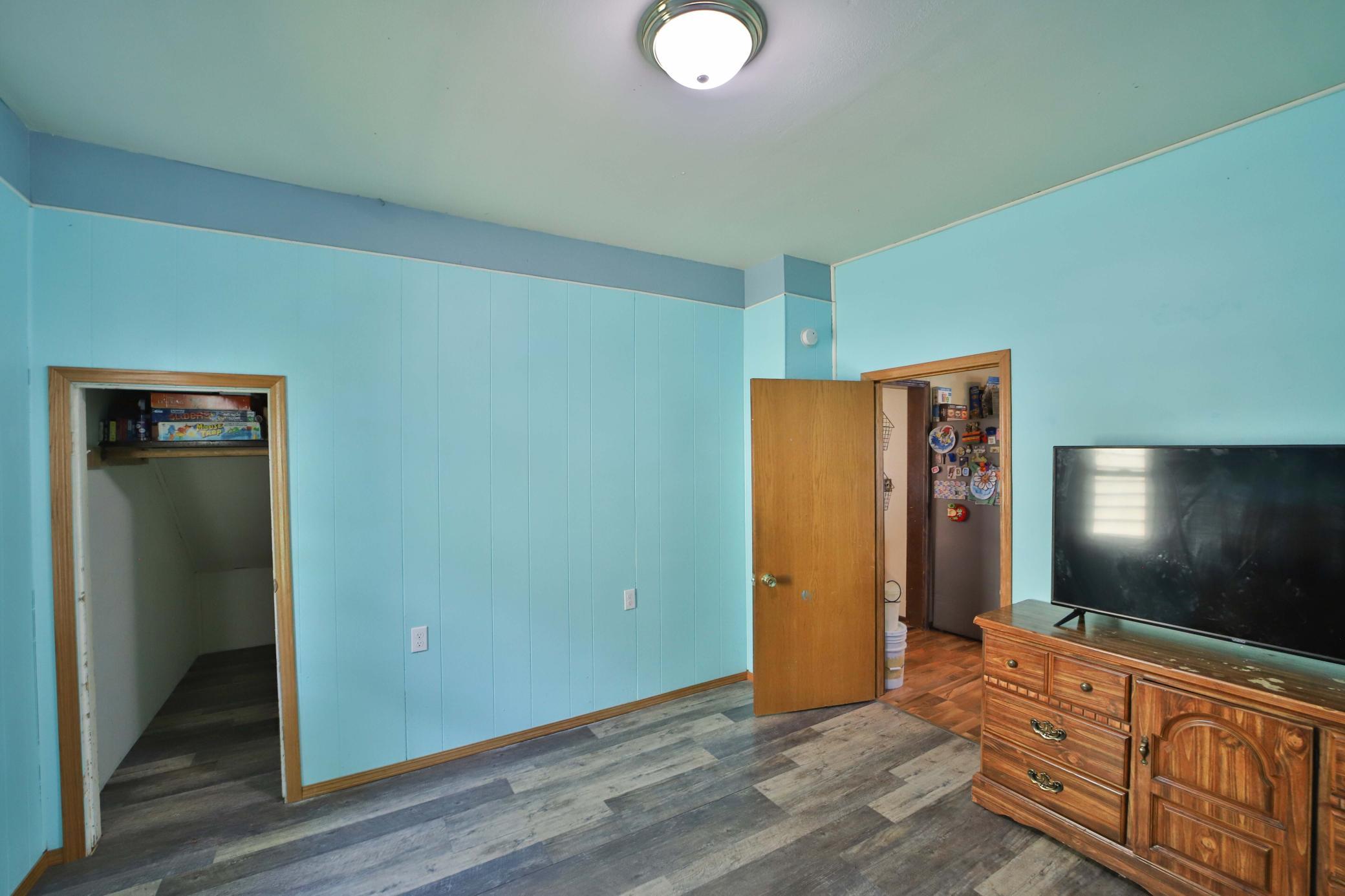403 8th Street Northeast Staples, MN 56479 - Photo 28 of 41