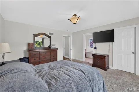 $541,000 | 614 Laura Court West, Columbia, IL 62236