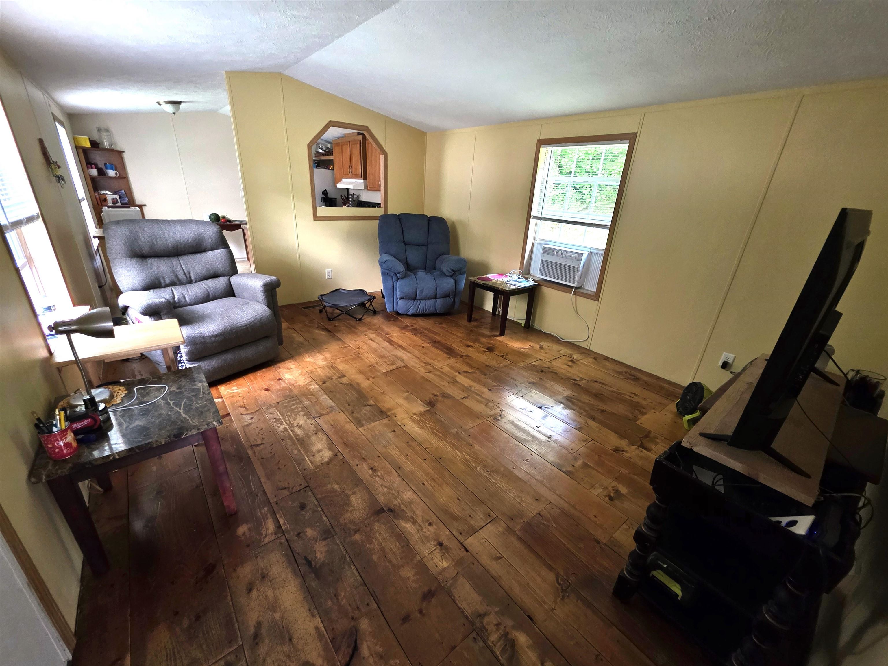 32 Plain Street Barre, VT 05641 - Photo 11 of 40