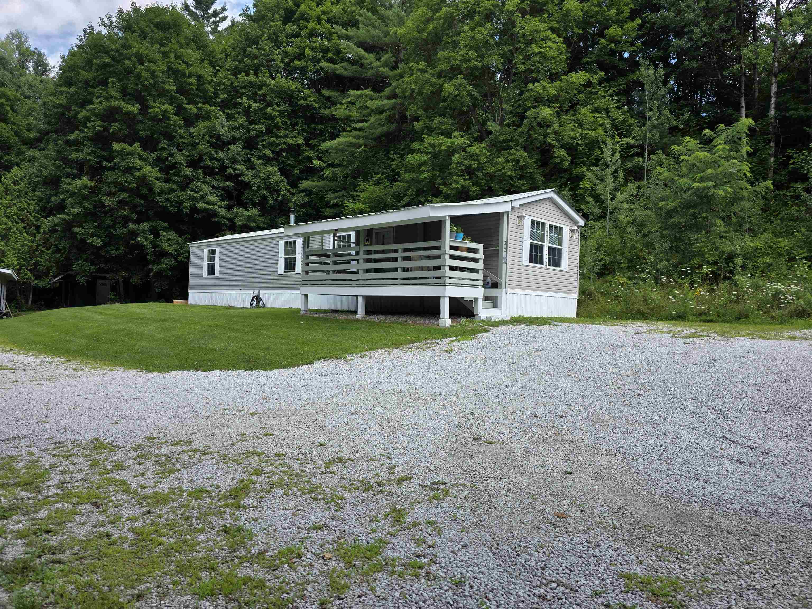 32 Plain Street Barre, VT 05641 - Photo 4 of 40