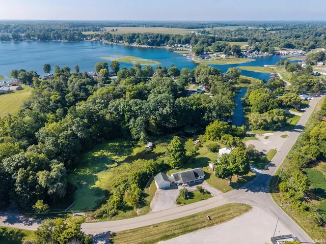 $350,000 | 9540 East 500 South, Wolcottville, IN 46795