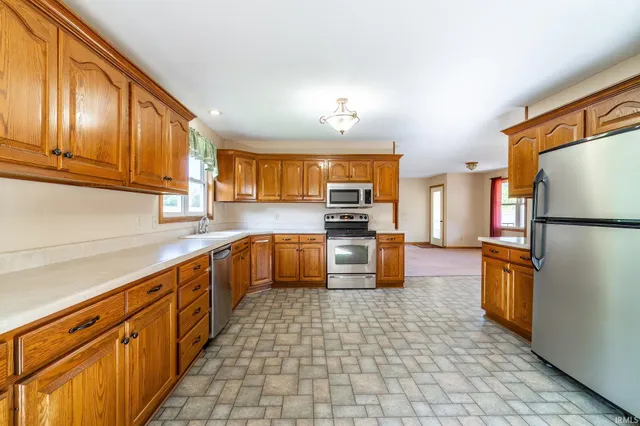 $350,000 | 9540 East 500 South, Wolcottville, IN 46795