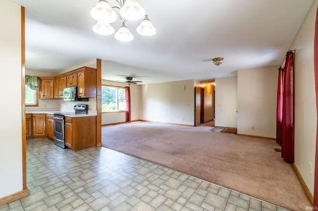 $350,000 | 9540 East 500 South, Wolcottville, IN 46795