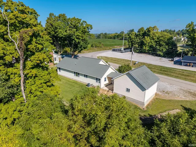 $350,000 | 9540 East 500 South, Wolcottville, IN 46795