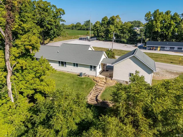 $350,000 | 9540 East 500 South, Wolcottville, IN 46795