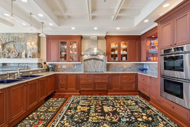 $20,000,000 | 17 Seaview Avenue, Kennebunkport, ME 04046