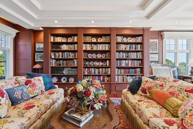 $20,000,000 | 17 Seaview Avenue, Kennebunkport, ME 04046