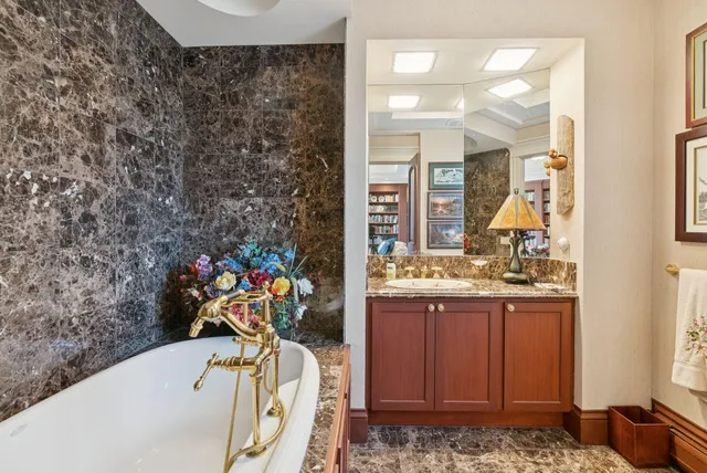 $20,000,000 | 17 Seaview Avenue, Kennebunkport, ME 04046