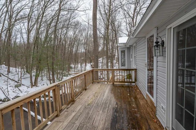 $900,000 | 226 Amesbury Road, Kensington, NH 03833