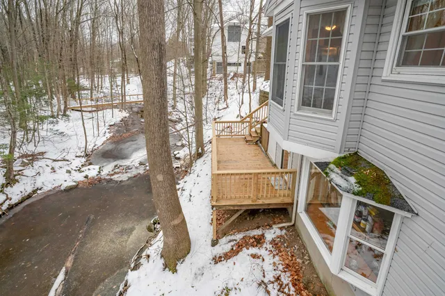 $900,000 | 226 Amesbury Road, Kensington, NH 03833