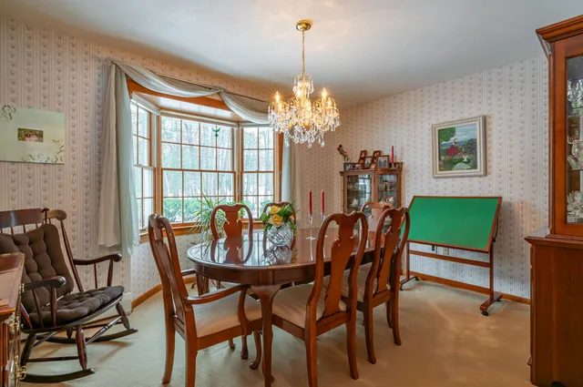 $900,000 | 226 Amesbury Road, Kensington, NH 03833