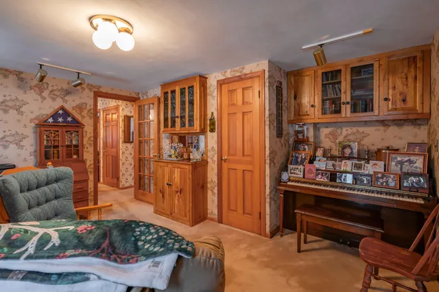 $900,000 | 226 Amesbury Road, Kensington, NH 03833