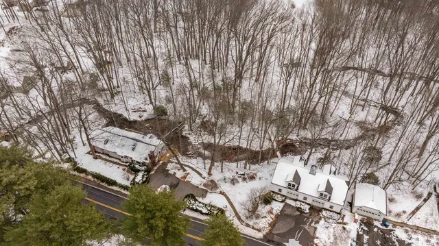 $900,000 | 226 Amesbury Road, Kensington, NH 03833