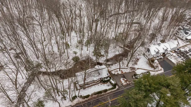 $900,000 | 226 Amesbury Road, Kensington, NH 03833