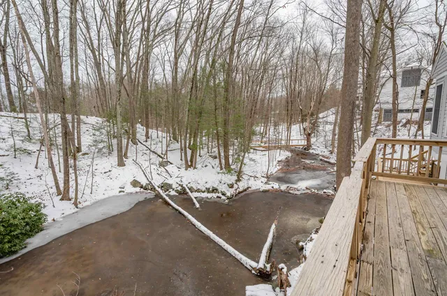 $900,000 | 226 Amesbury Road, Kensington, NH 03833