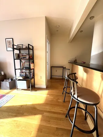 $3,000 | 42 Beach Street, Unit 8A, Boston, MA 02111