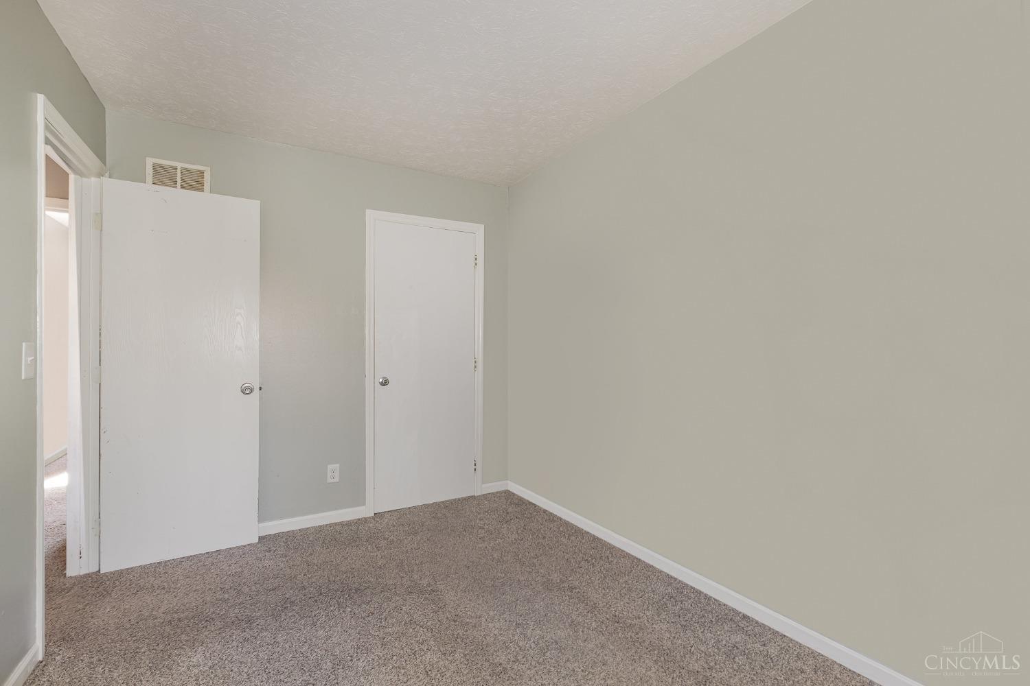 10376 Pippin Road Cincinnati, OH 45231 - Photo 19 of 32 Gallery Image 19