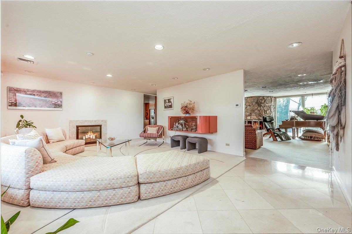 20 Whitman Road Great Neck, NY 11023 - Photo 6 of 26