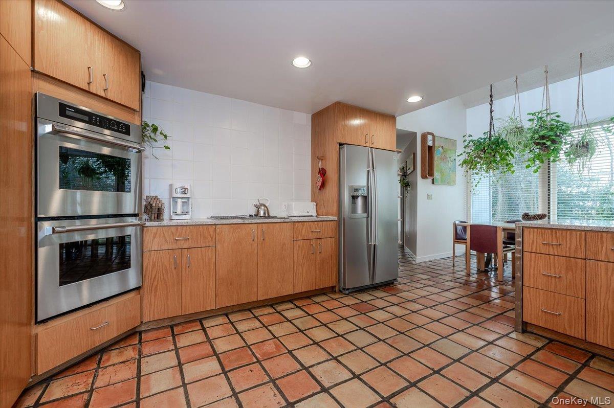 20 Whitman Road Great Neck, NY 11023 - Photo 10 of 26