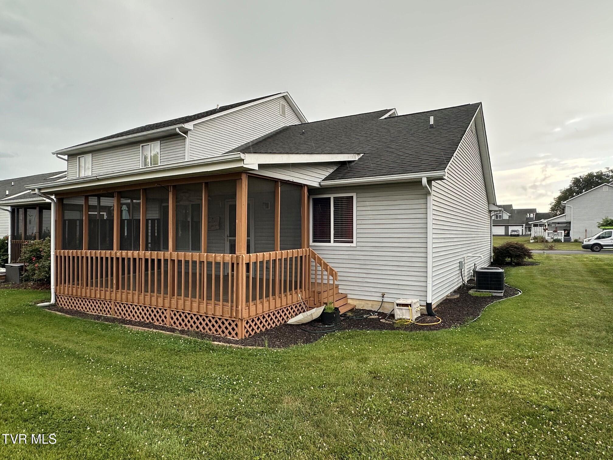 179 Timber Ridge Road Bristol, VA 24201 - Photo 3 of 15 REAR1