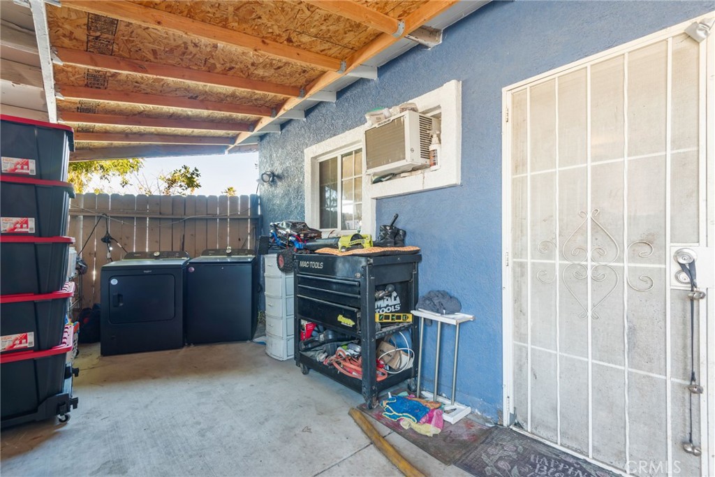 19450 Woodhill Street Rialto, CA 92376 - Photo 38 of 54