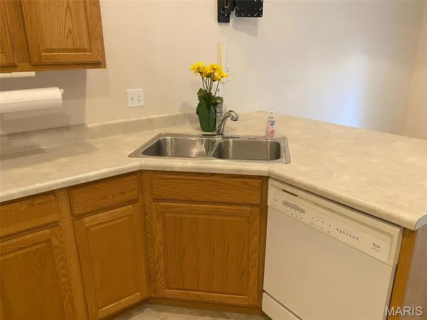 $200,000 | 503 North Creek Crossing, Trenton, IL 62293