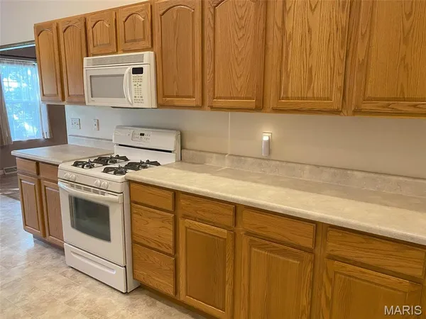 $200,000 | 503 North Creek Crossing, Trenton, IL 62293