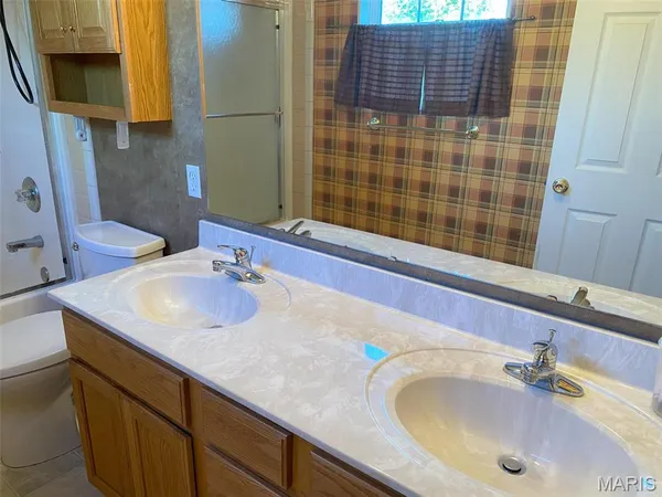 $200,000 | 503 North Creek Crossing, Trenton, IL 62293