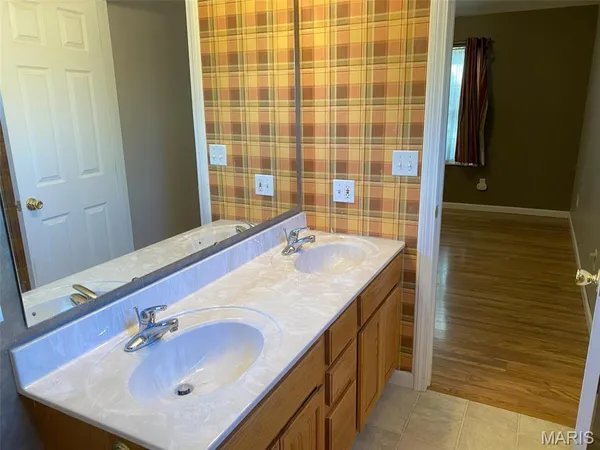 $200,000 | 503 North Creek Crossing, Trenton, IL 62293