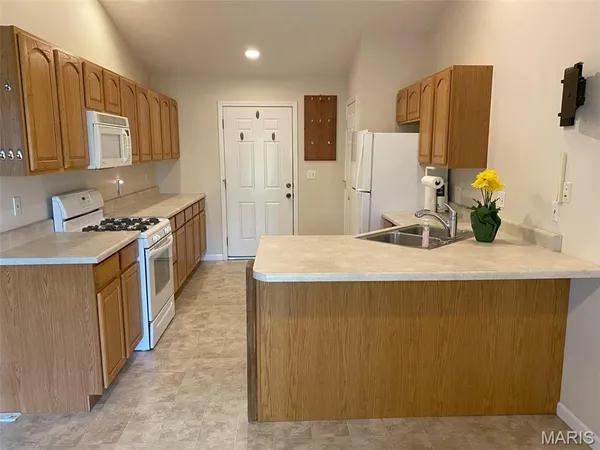 $200,000 | 503 North Creek Crossing, Trenton, IL 62293