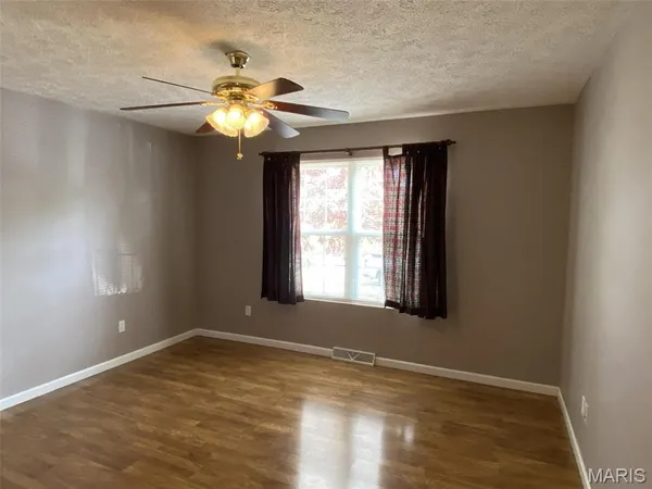 $200,000 | 503 North Creek Crossing, Trenton, IL 62293